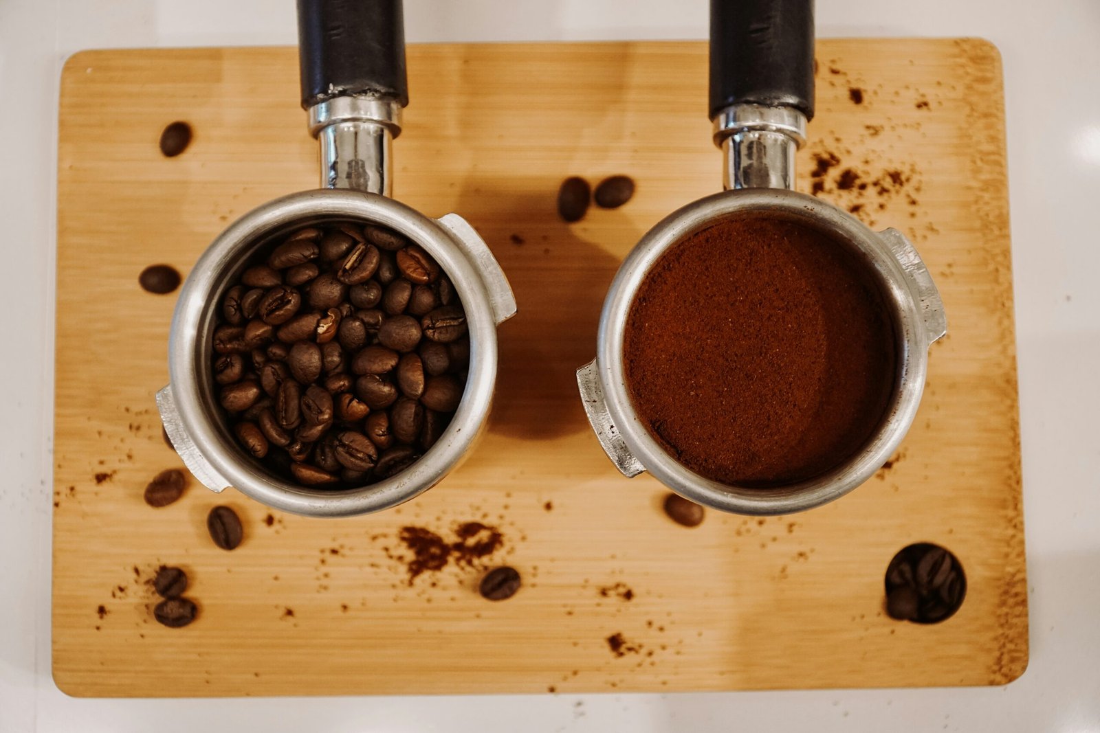Whole Beans vs Ground Coffee for Beginners (Quick Overview)
